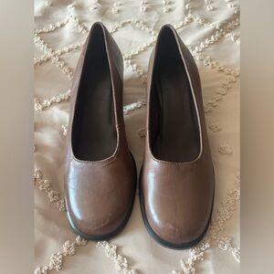 Eddie Bauer Woman’s Size 8 - Brown Pump